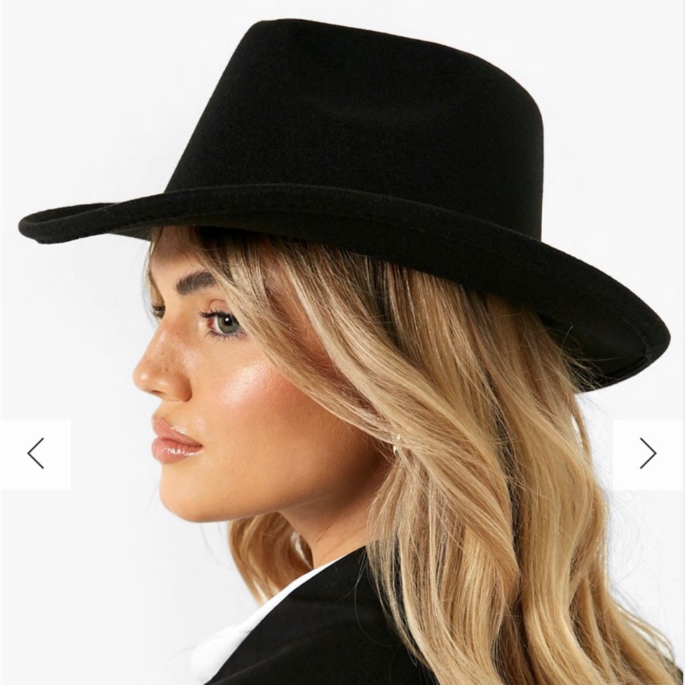Very stylish hat, NWT. If you love hats, you’ll really love this one